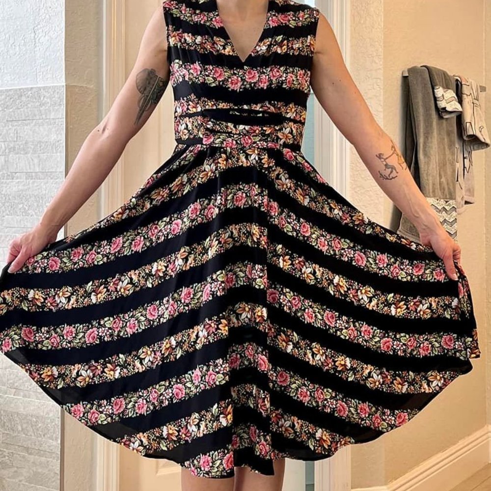Unique Vintage Dress Size L